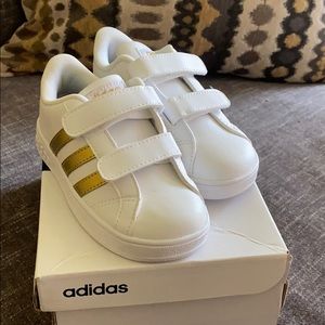 Adidas Tennis Shoe